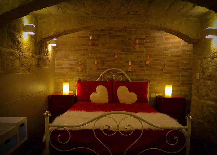 Malta's Naughtiest Cabaret Floriana