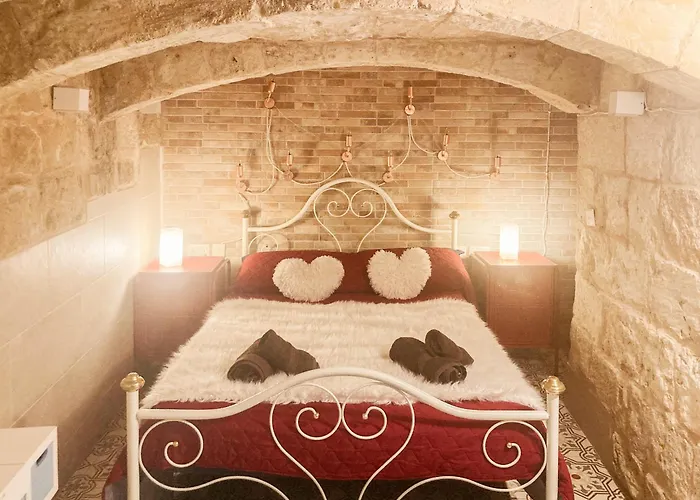 Malta's Naughtiest Cabaret Floriana