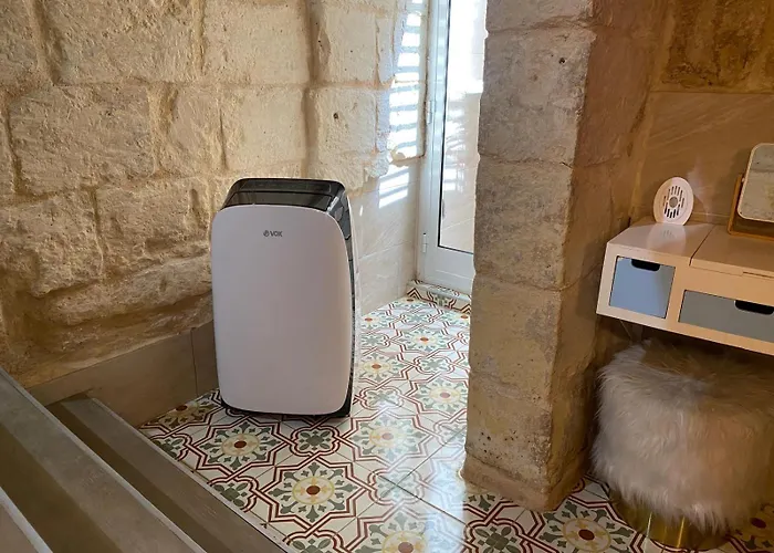 Malta's Naughtiest Cabaret Floriana