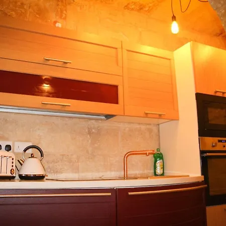 Malta's Naughtiest Cabaret