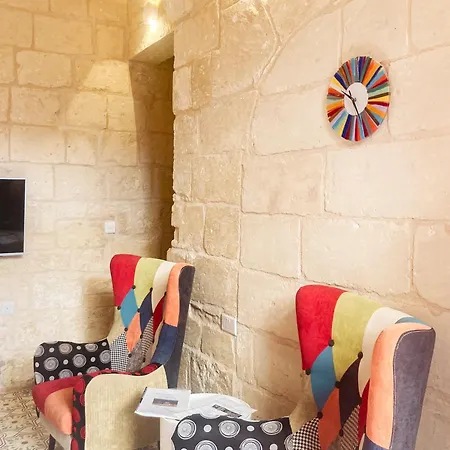 Apartment Malta's Naughtiest Cabaret *