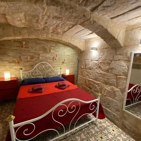 Malta's Naughtiest Cabaret