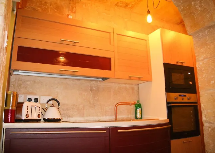 Malta's Naughtiest Cabaret