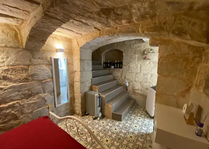 Malta's Naughtiest Cabaret Апартаменты Флориана